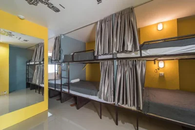 Posto letto in dormitorio misto da 8 posti — Backpacker Street Airport Place